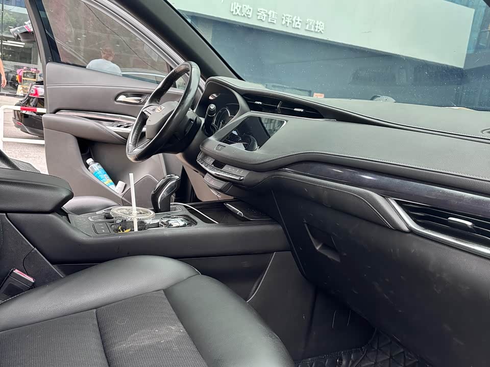 Cadillac XT4
