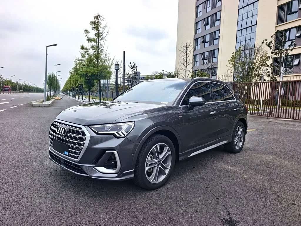 Audi Q3 2025 45 45TFSI quattro Fashion