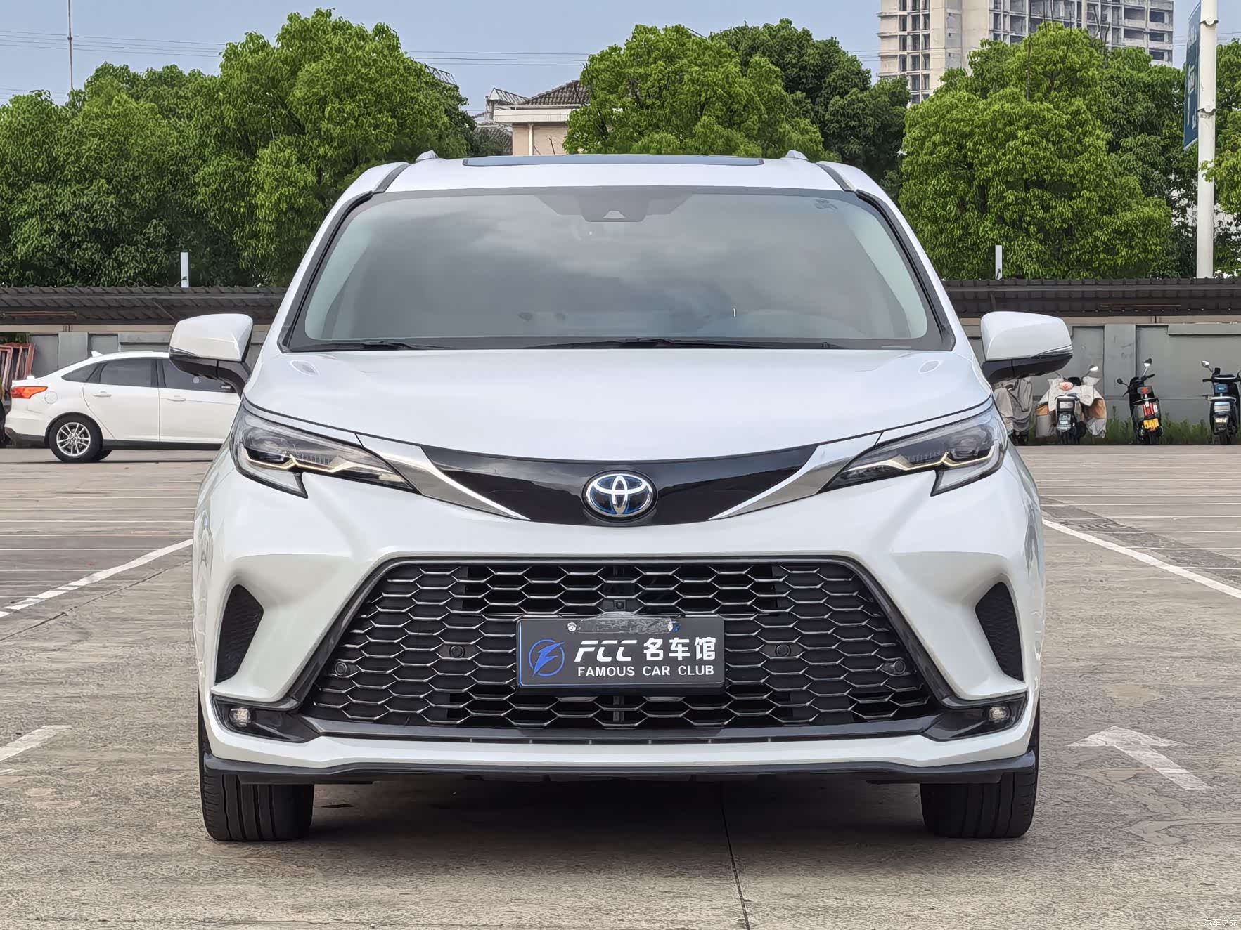 Toyota Granvia, 2024 2