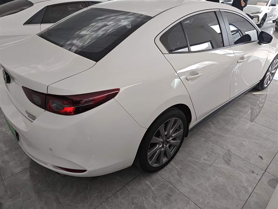 Mazda 3 Angkesaila