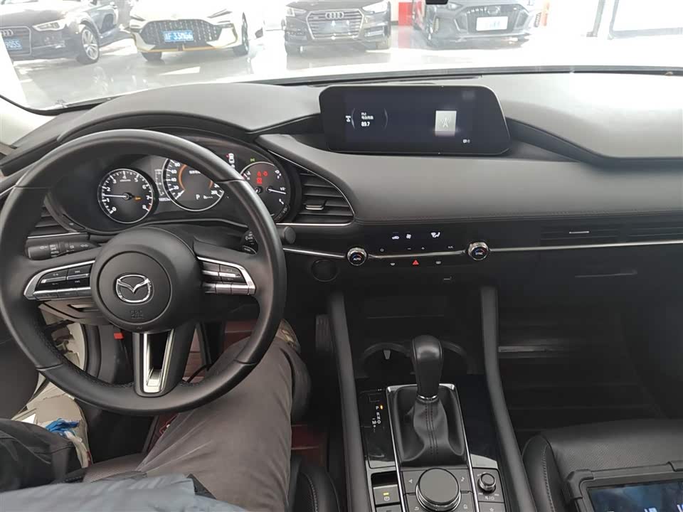 Mazda 3 Angkesaila