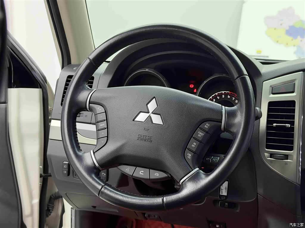 Mitsubishi Pajero, 2020 12