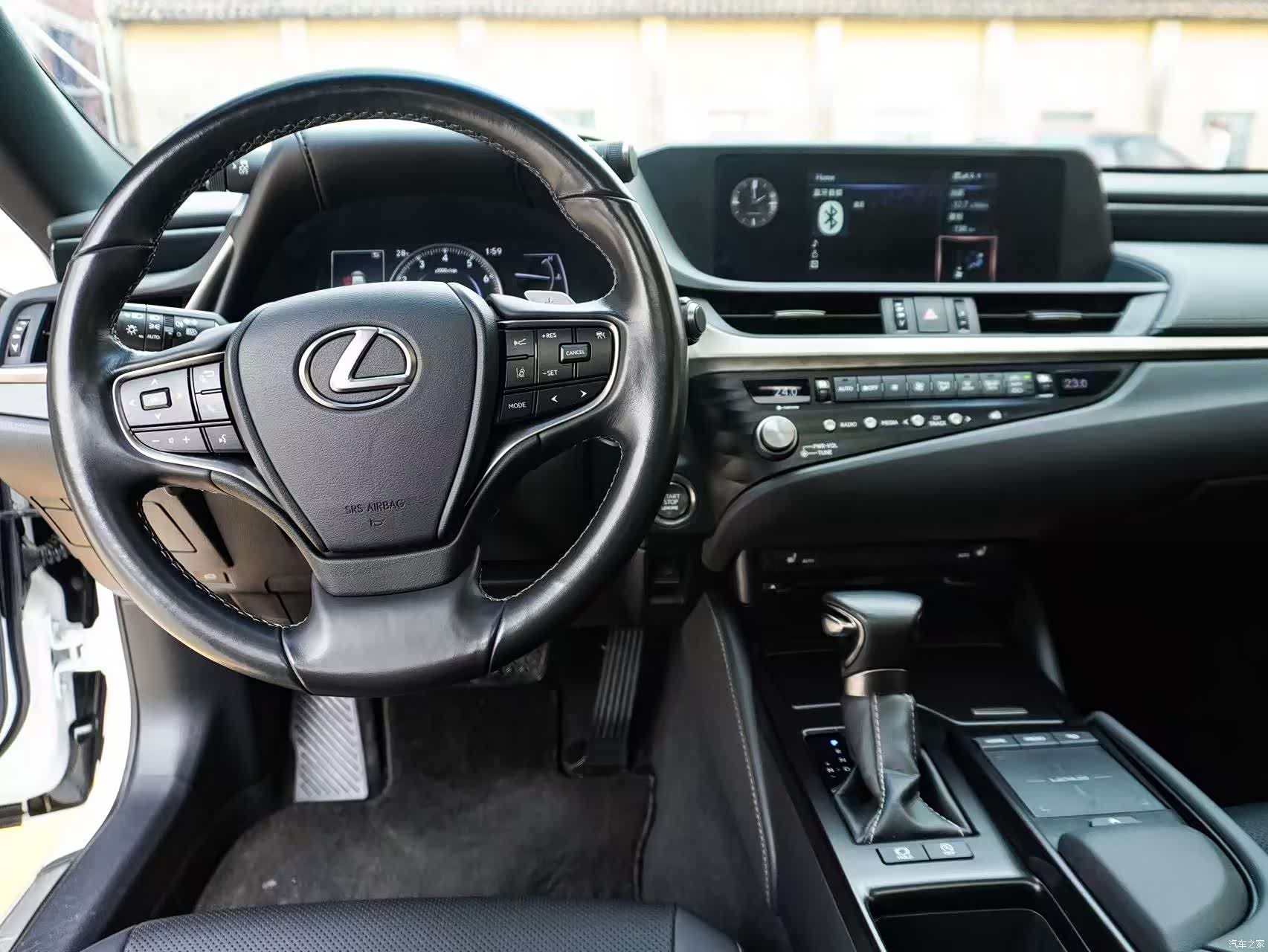Lexus ES, 2020 13