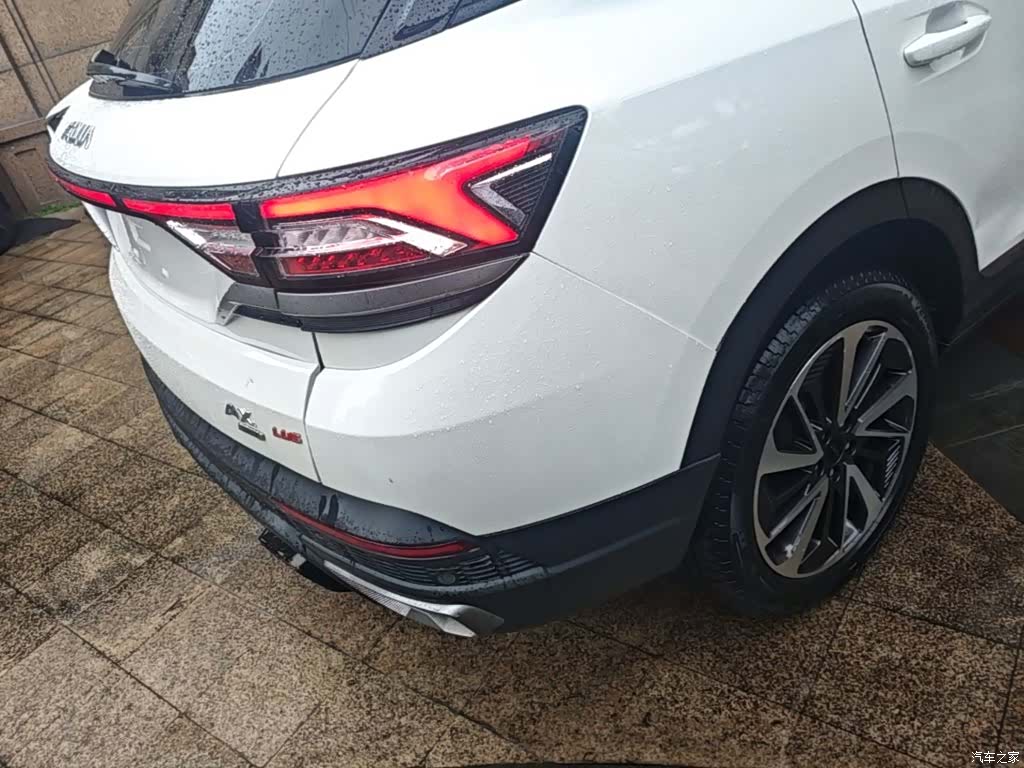 DongFeng AX7, 2022 8