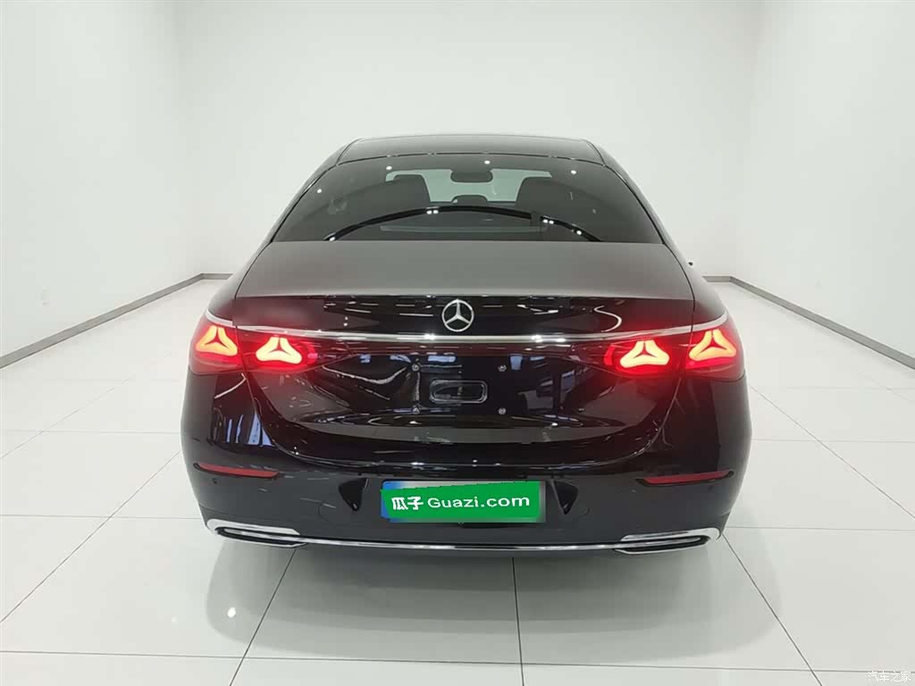 Mercedes-Benz E-Class, 2024 4