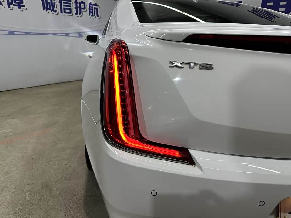 Cadillac XTS