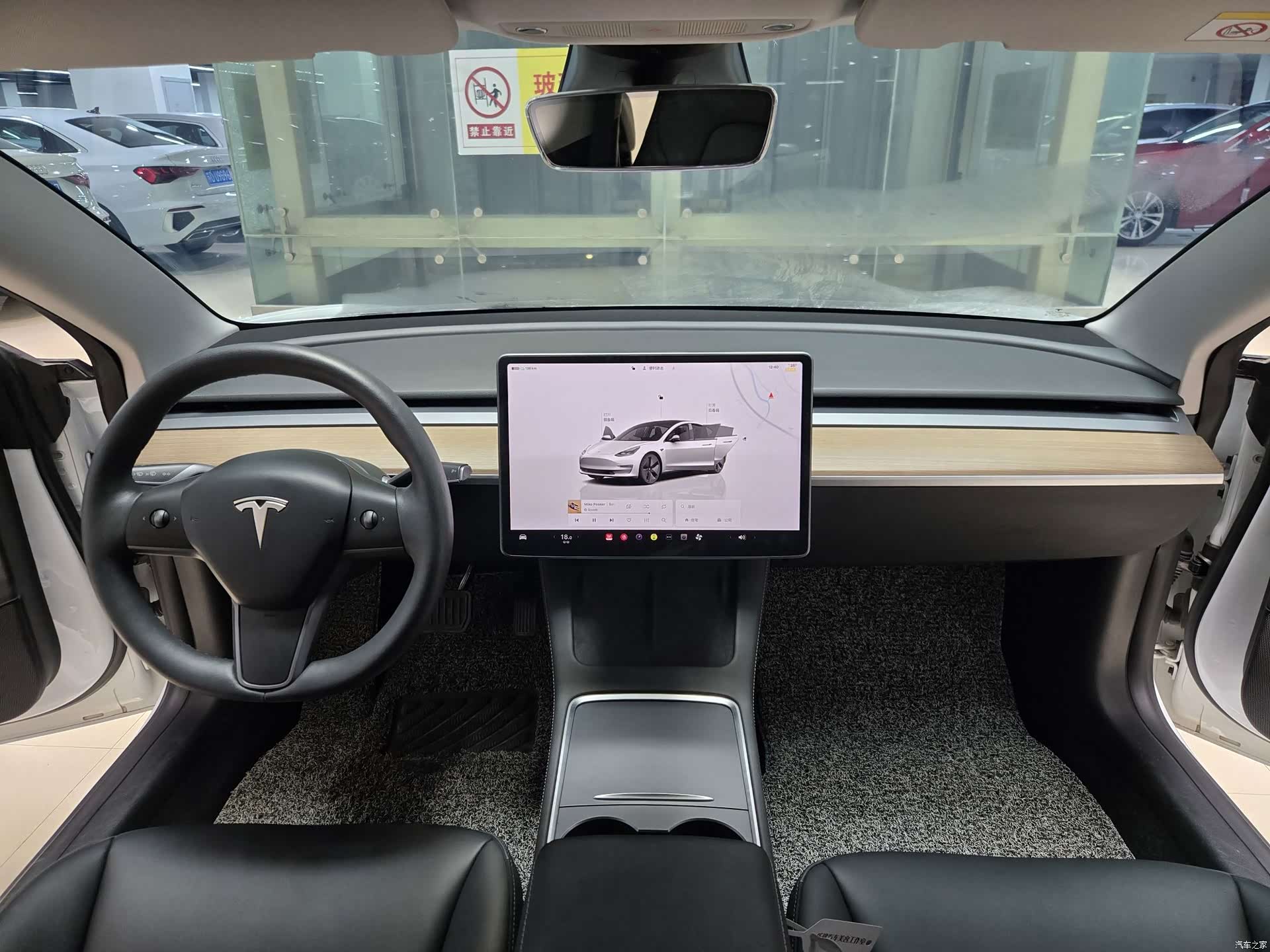 Tesla Model 3, 2023 все фото