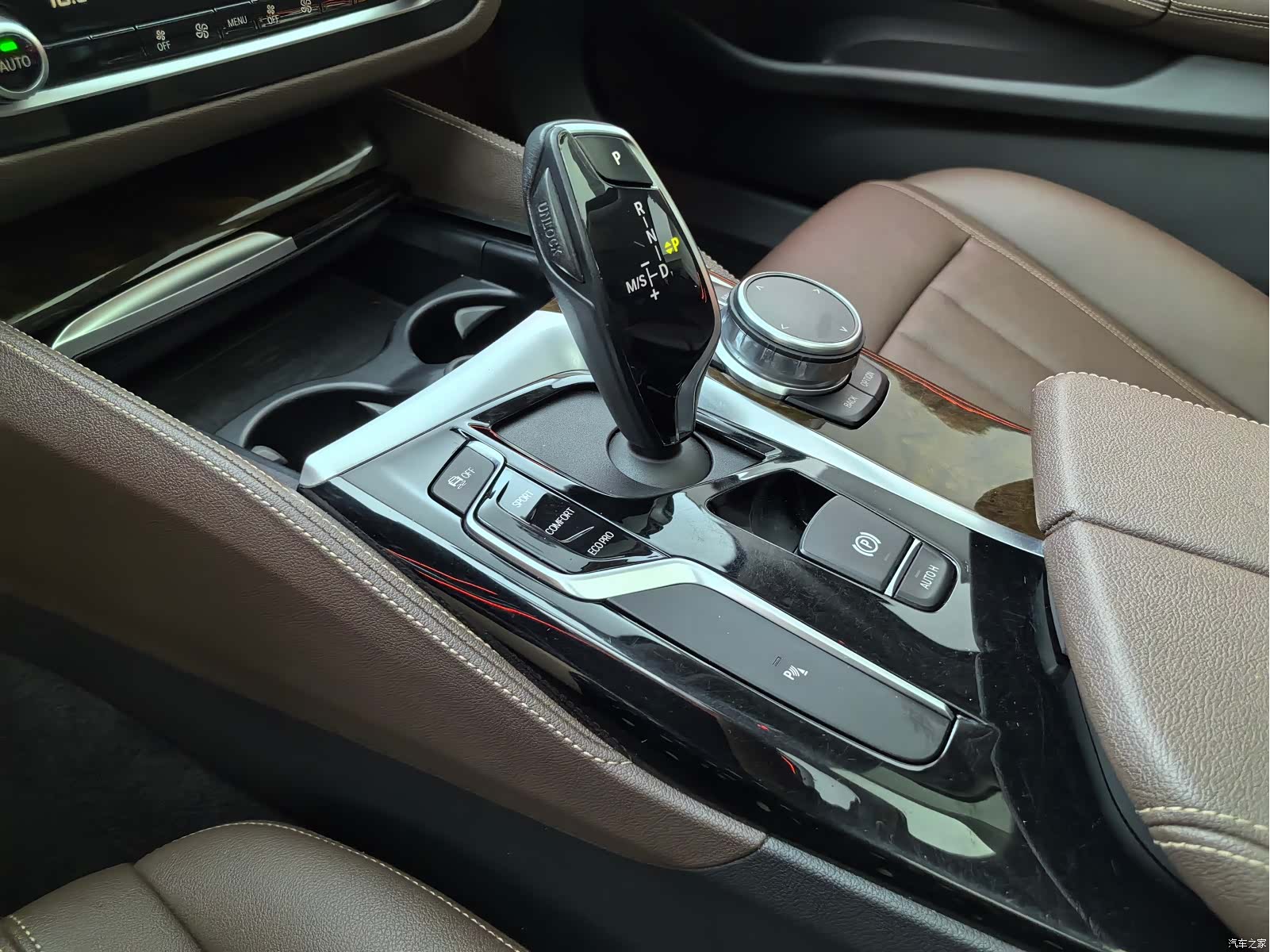 BMW 5 Series, 2020 25