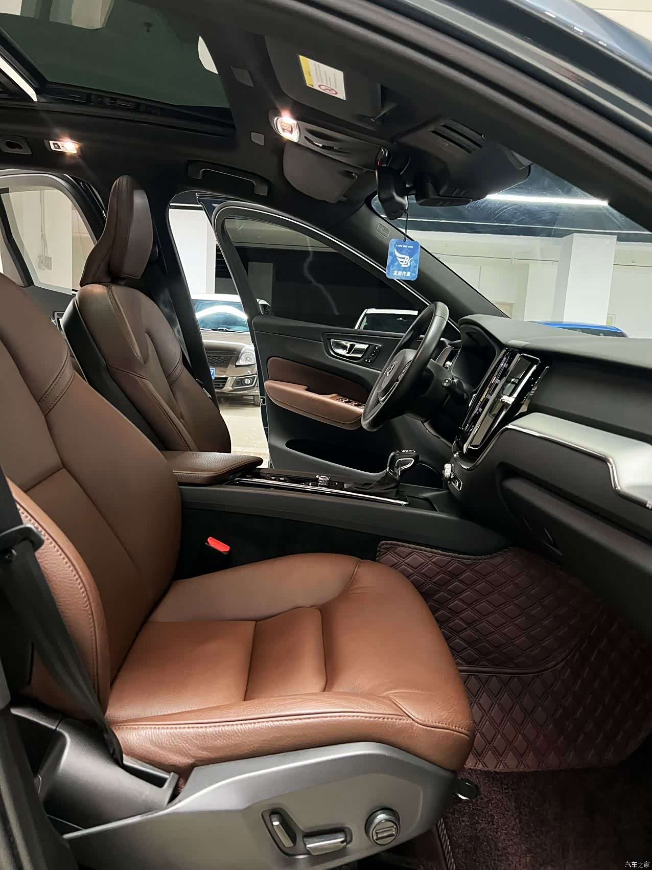 Volvo XC60, 2021 4