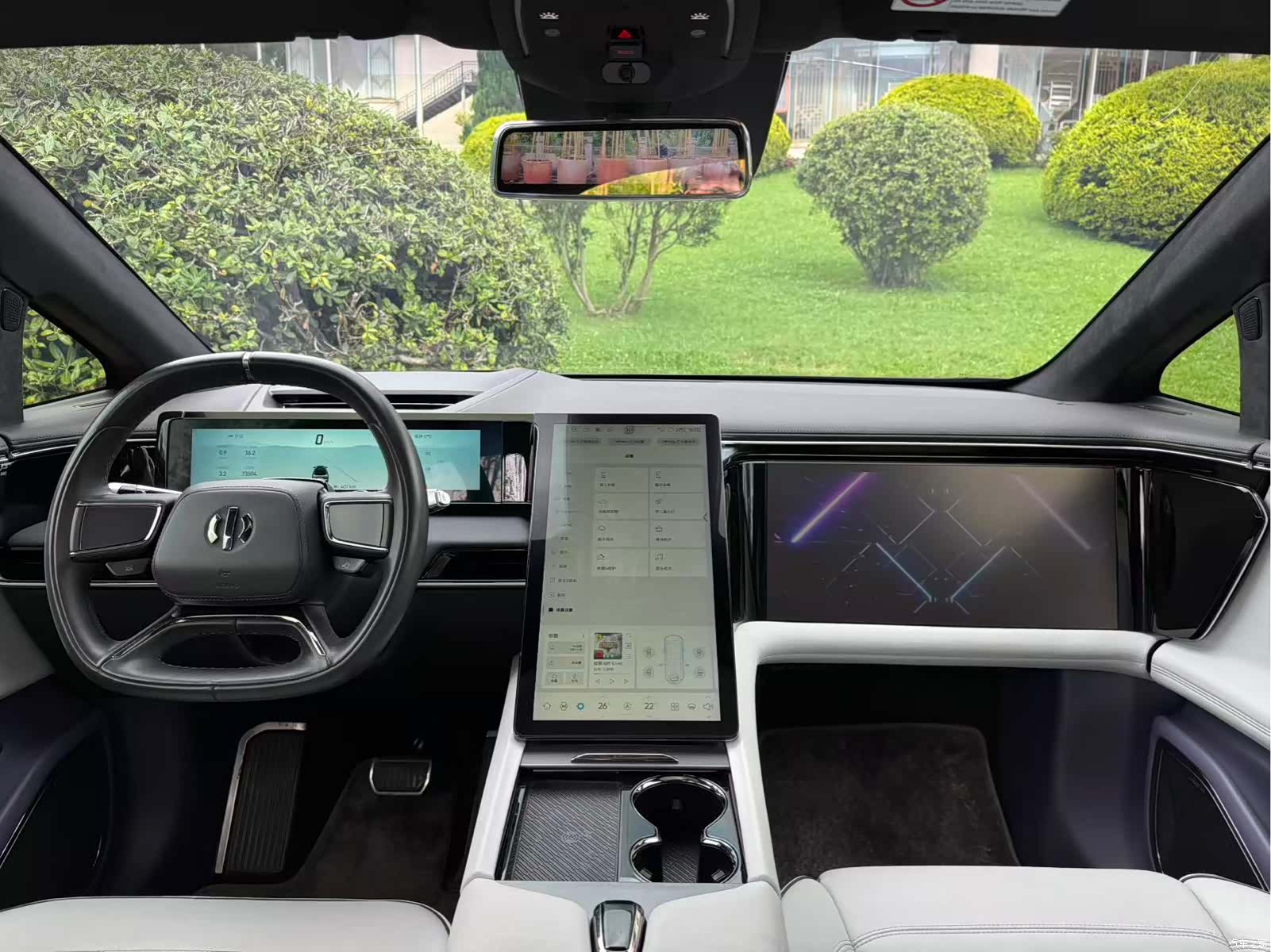 HiPhi X, 2022 36