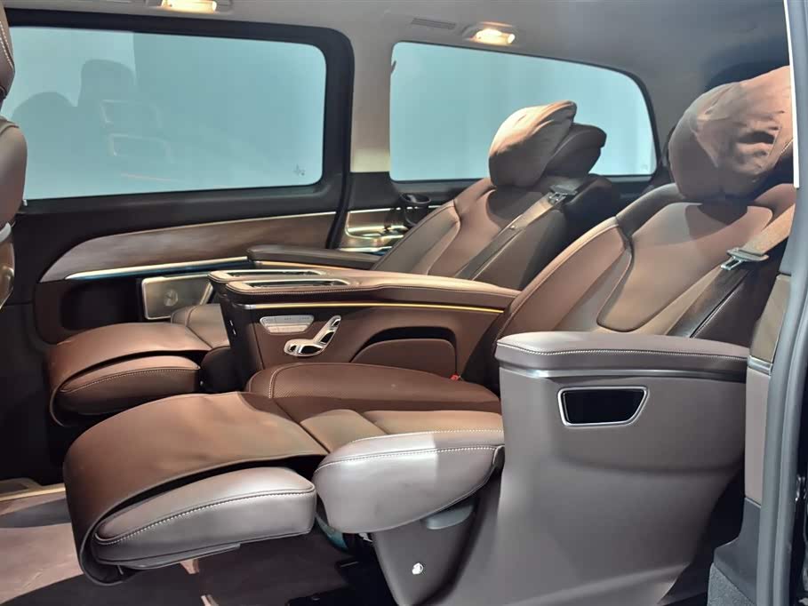 Mercedes-Benz V-class