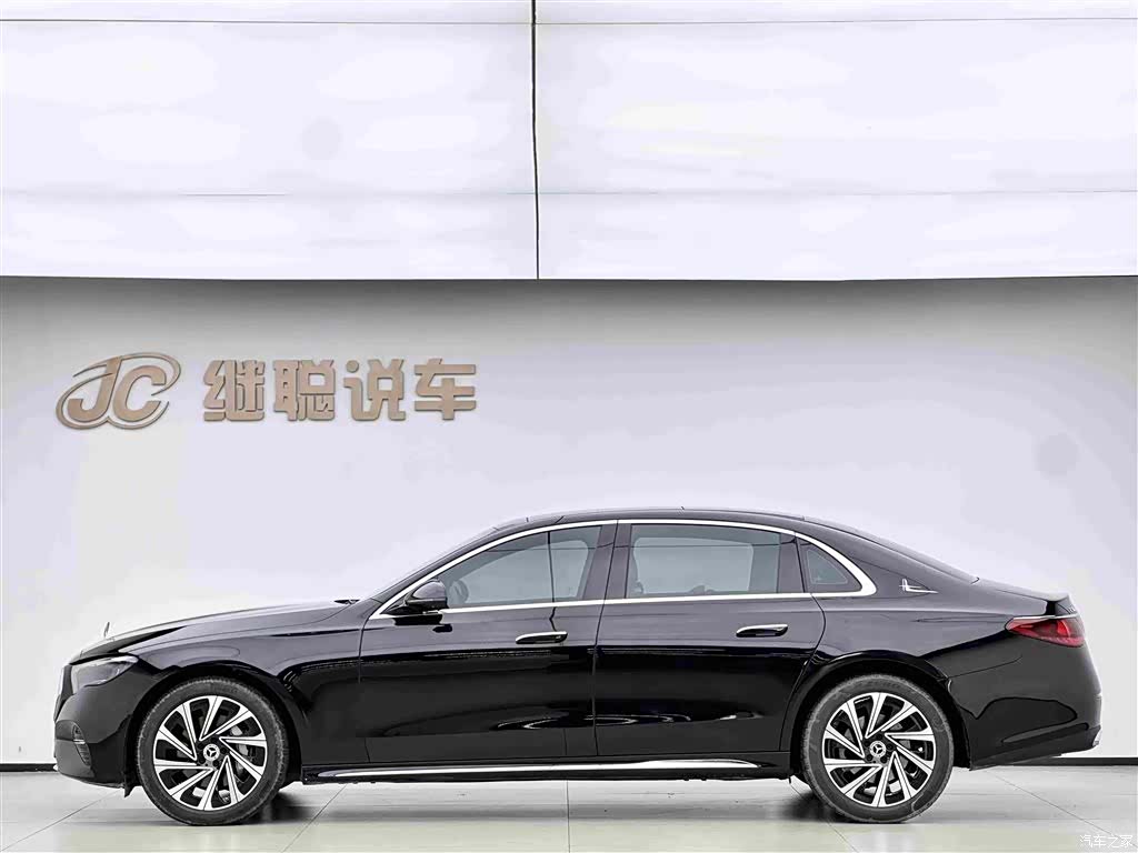 Mercedes-Benz E-Class, 2025 3
