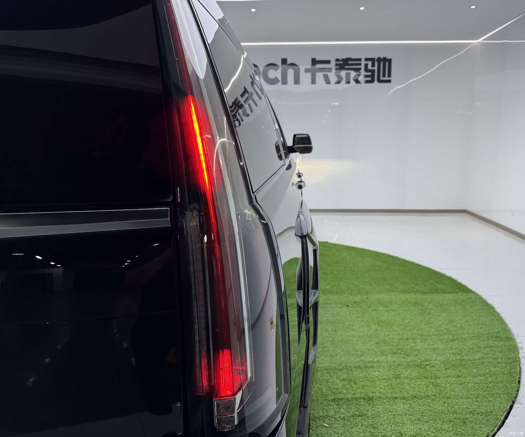 Cadillac Escalade, 2018 10