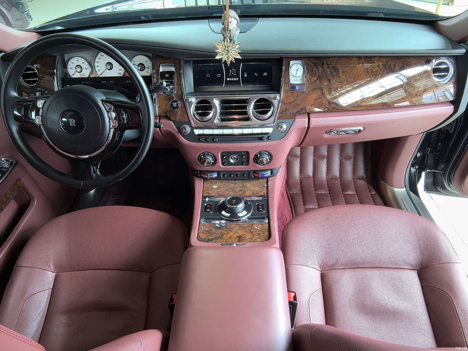 Rolls-Royce Ghost, 2015 25