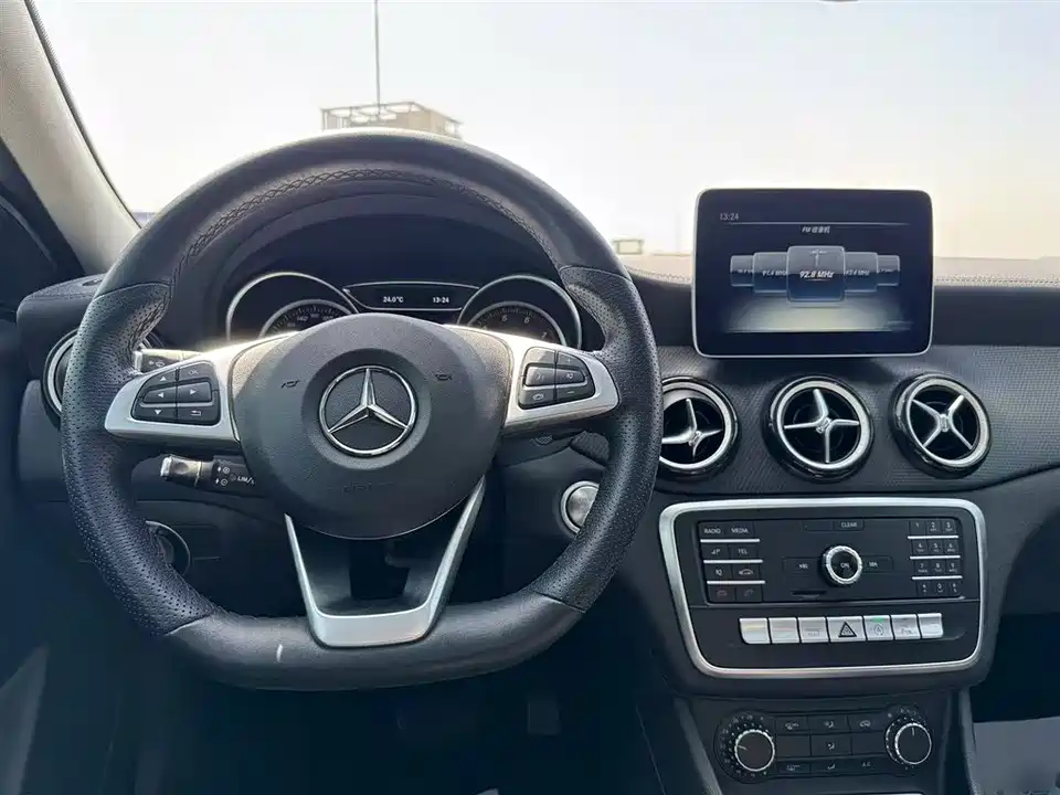 Mercedes-Benz GLA