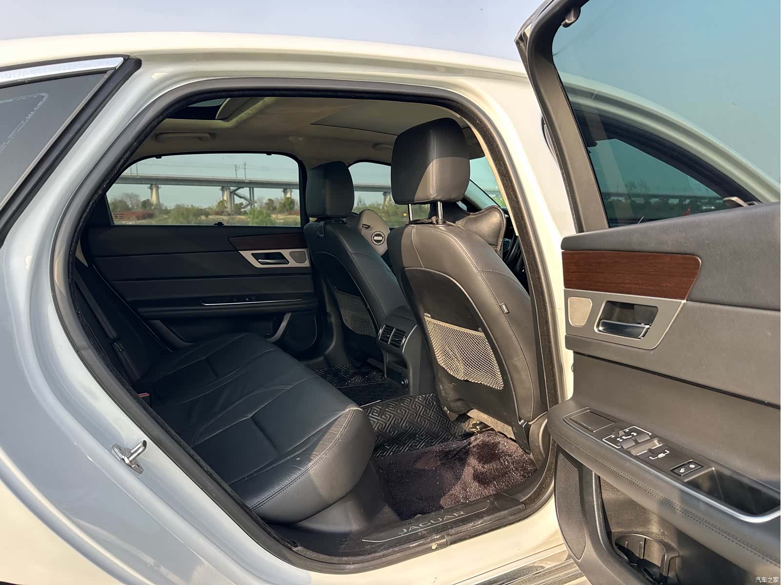 Land Rover XFL, 2018 11
