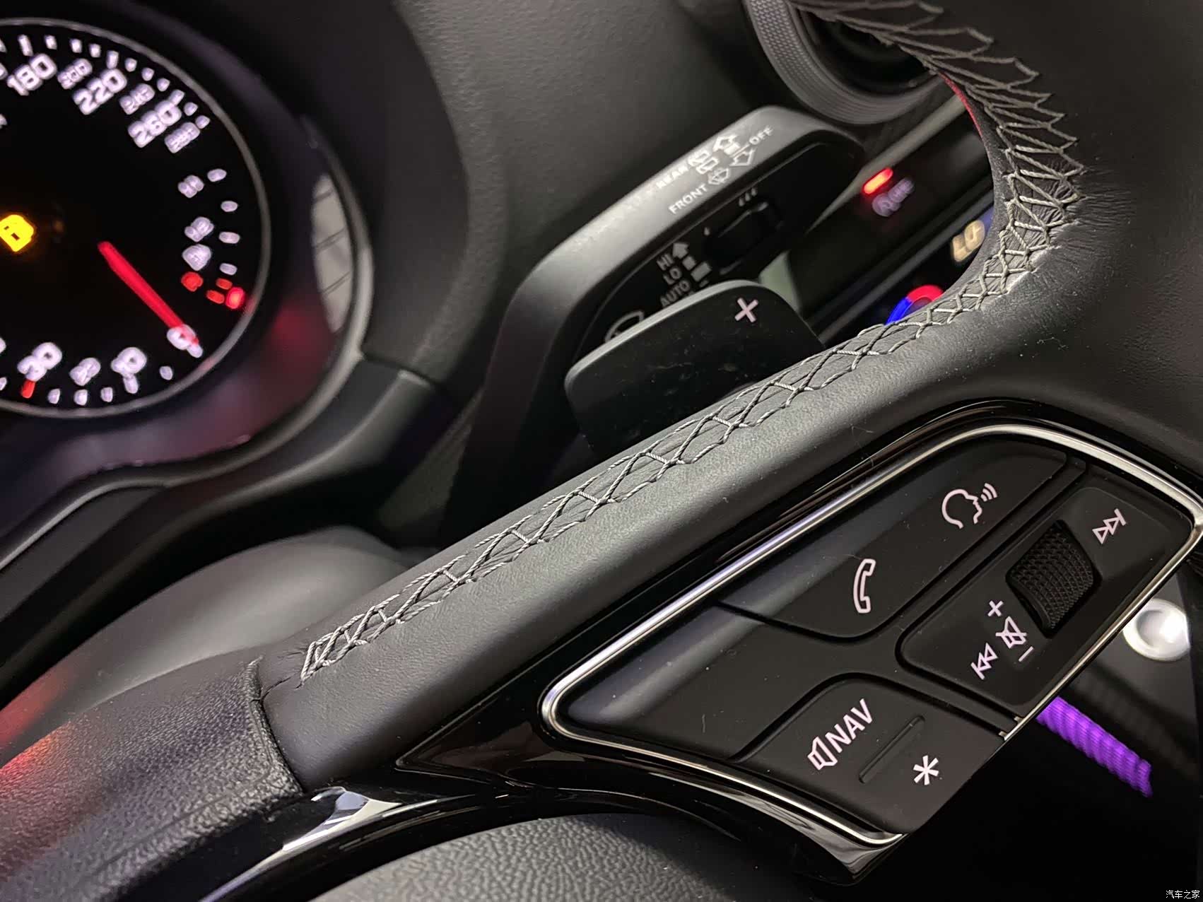 Audi Q2L, 2022 11