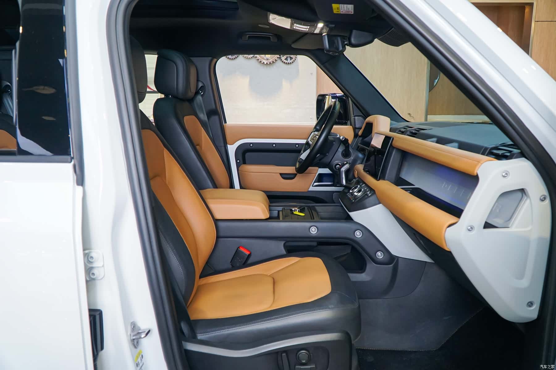 Land Rover Defender, 2023 12