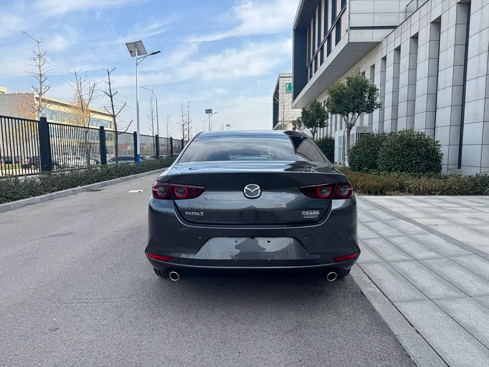 Mazda 3 Angkesaila