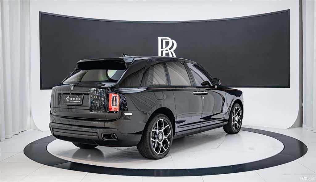 Rolls-Royce Cullinan, 2022 4