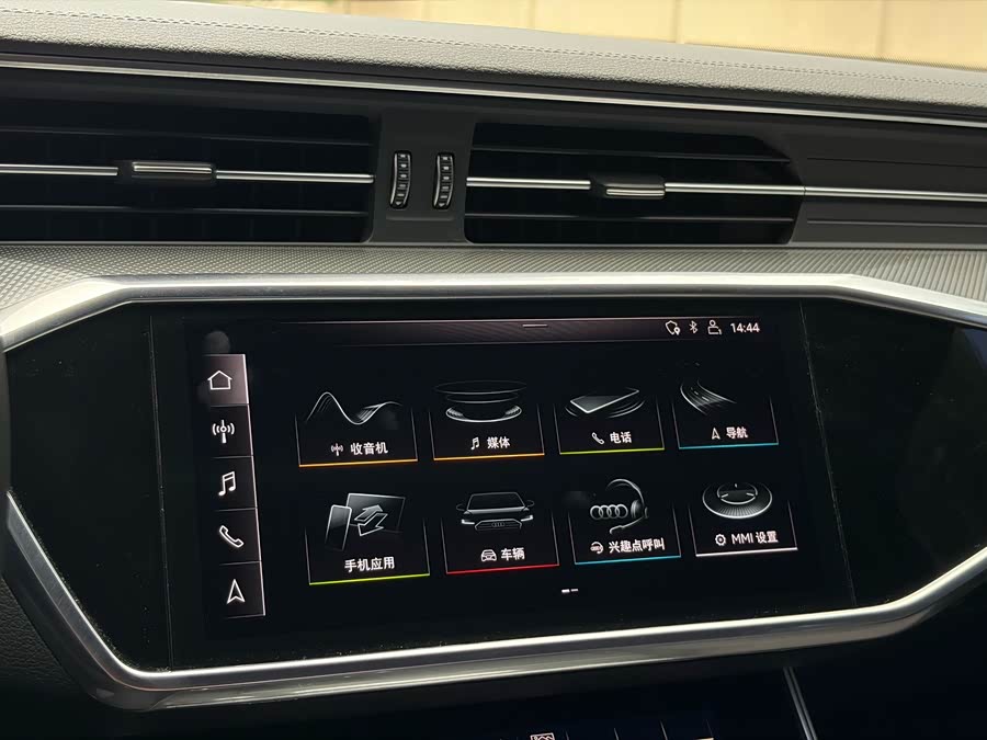 Audi A6L 2020, фото 11