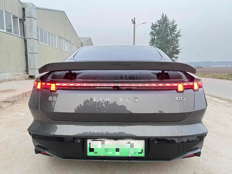 Lynk & Co Z10