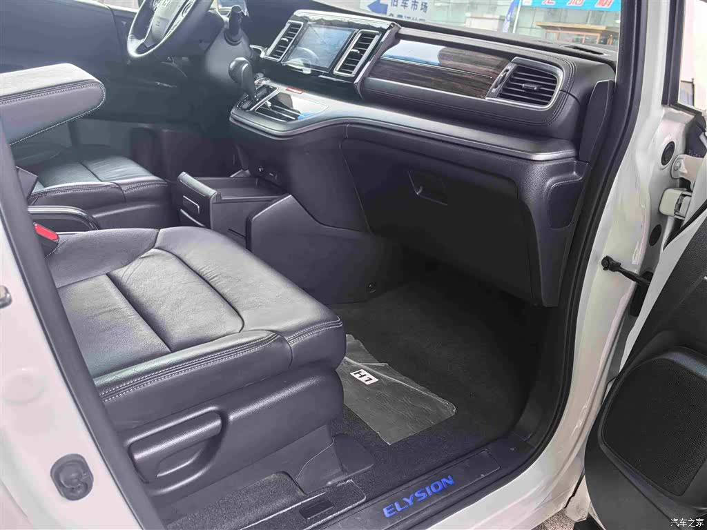 Honda Elysion, 2017 11
