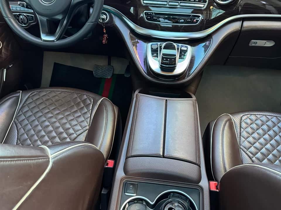 Mercedes-Benz V-class