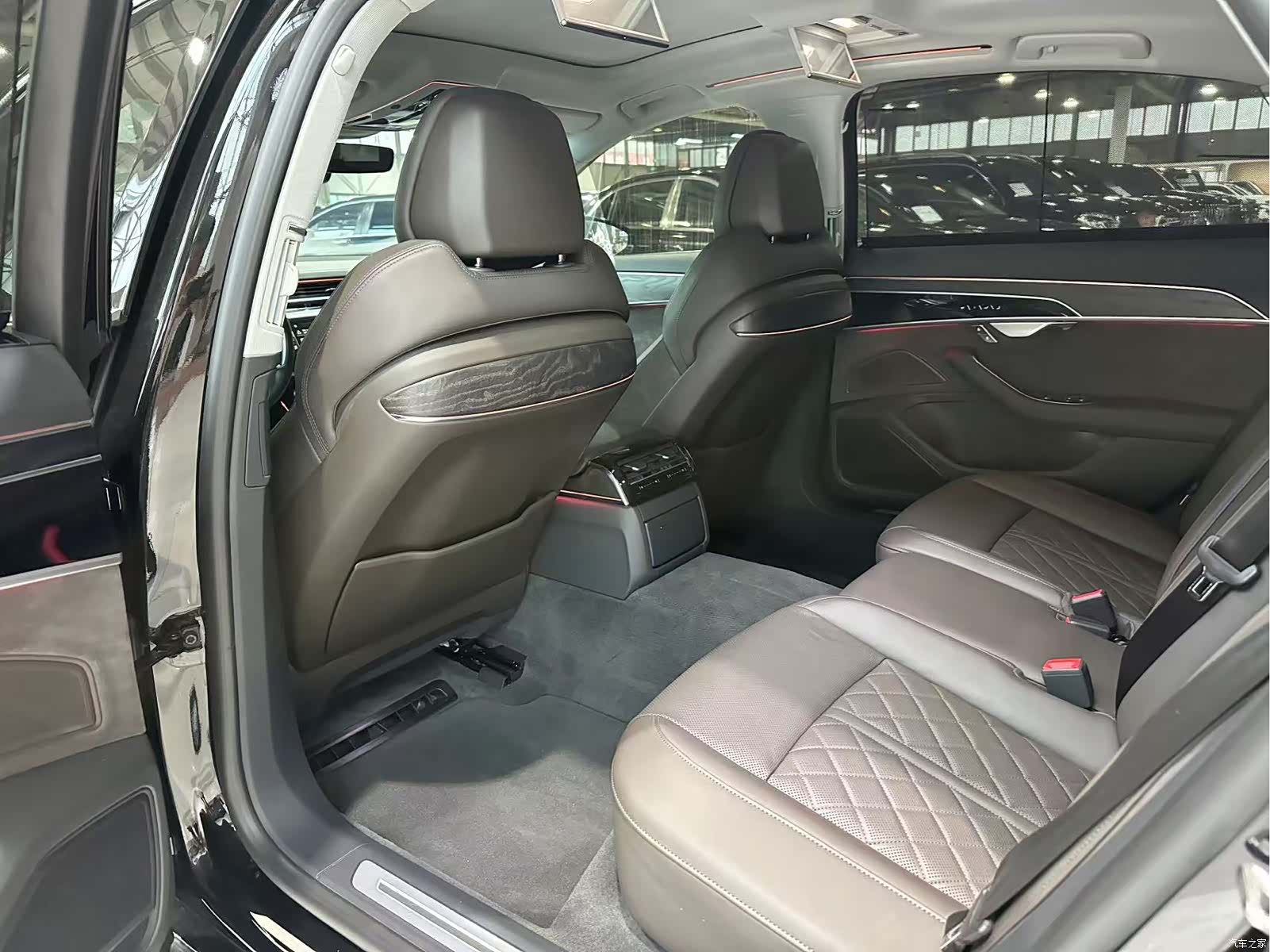 Audi A8L, 2021 11