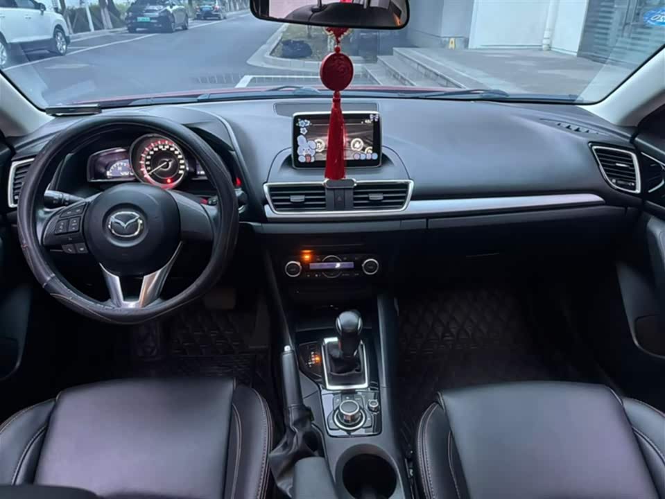 Mazda 3 Angkesaila