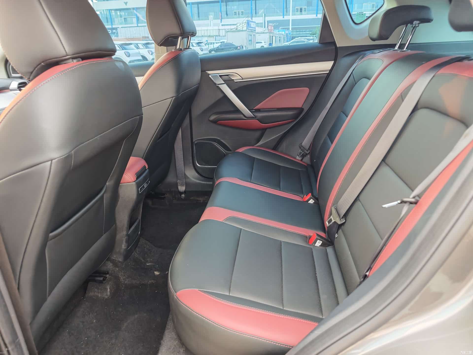 Geely Coolray, 2022 20
