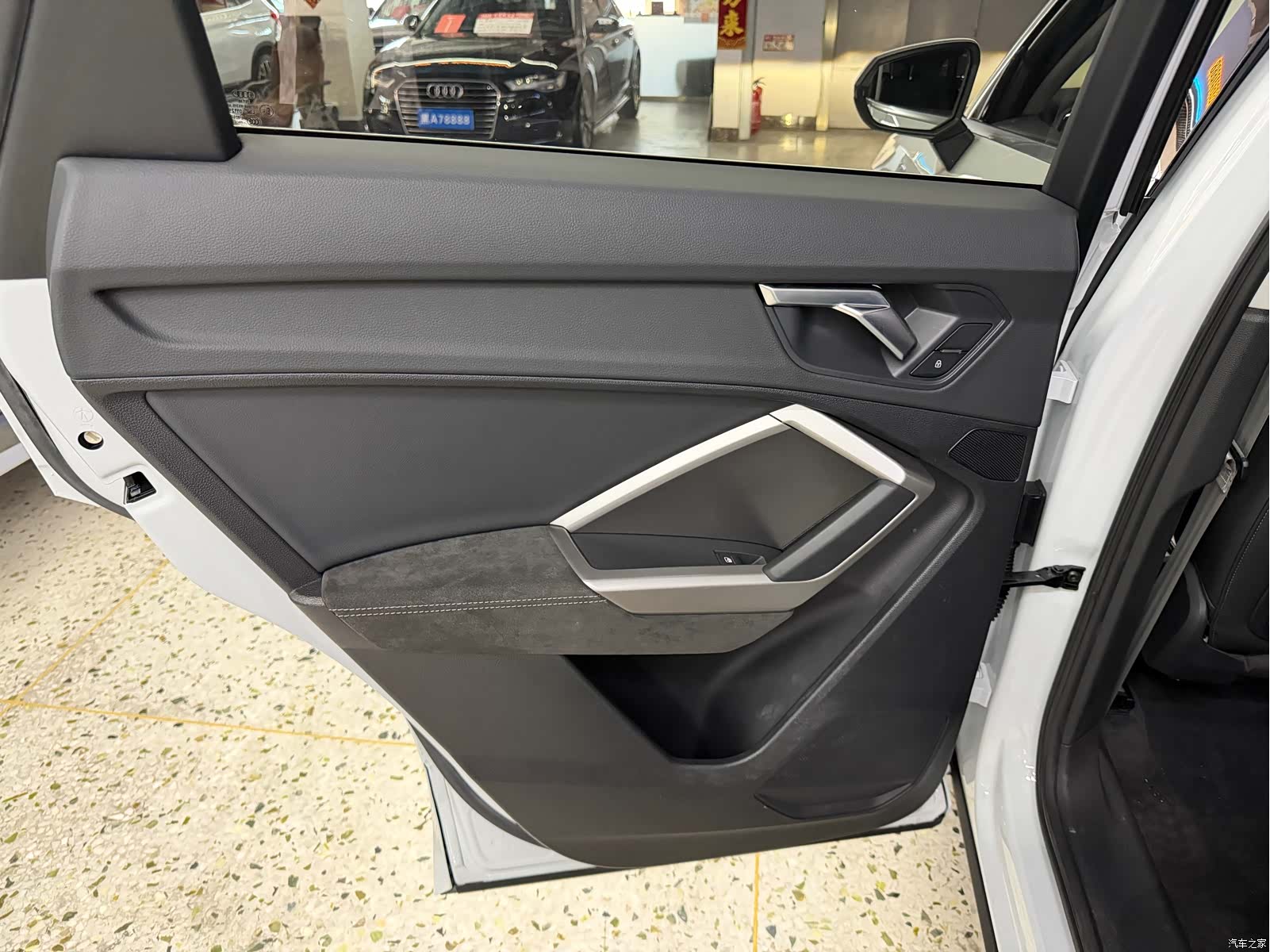 Audi Q3, 2022 13