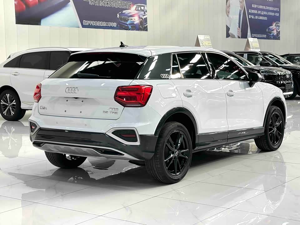 Audi Q2L