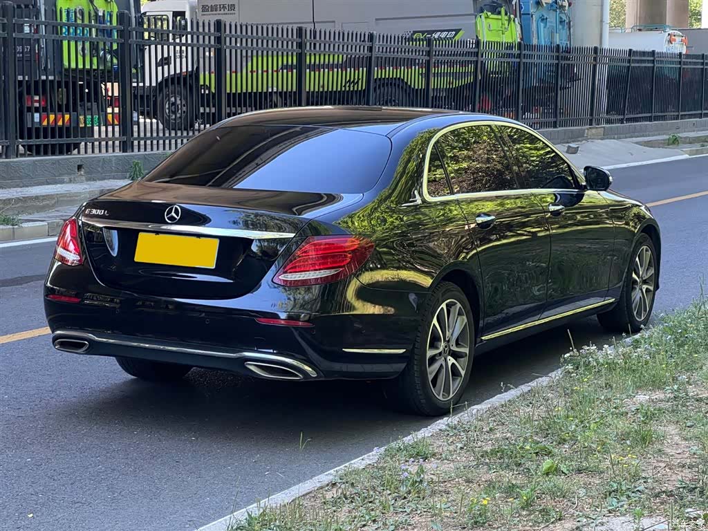 Mercedes-Benz E-Class, 2018 3