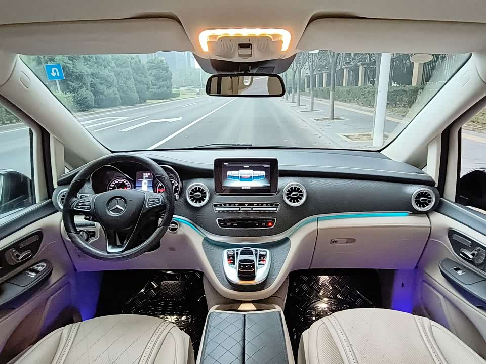 Mercedes-Benz V-class