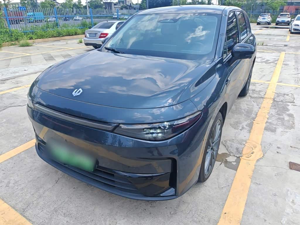 Leapmotor C10