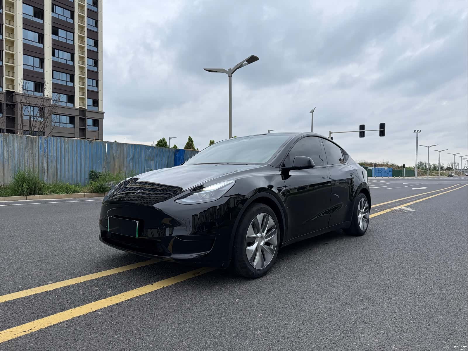 Tesla Model Y, 2023 3