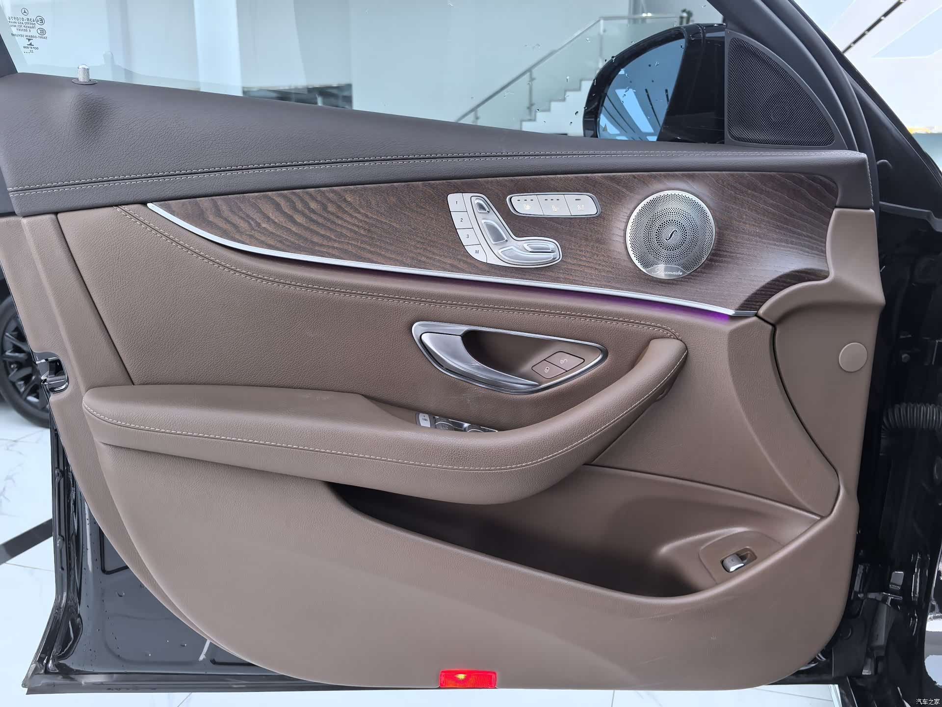 Mercedes-Benz E-Class, 2023 4