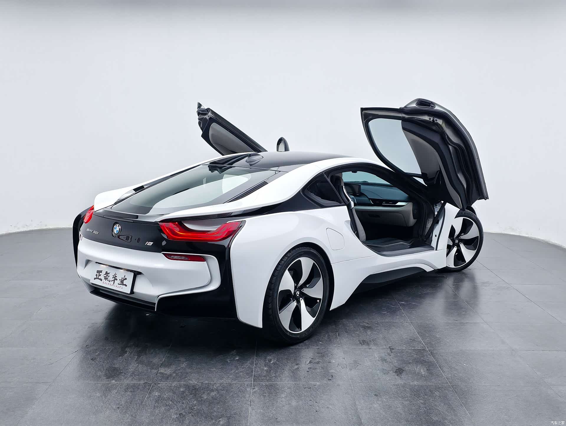 BMW i8, 2017 13