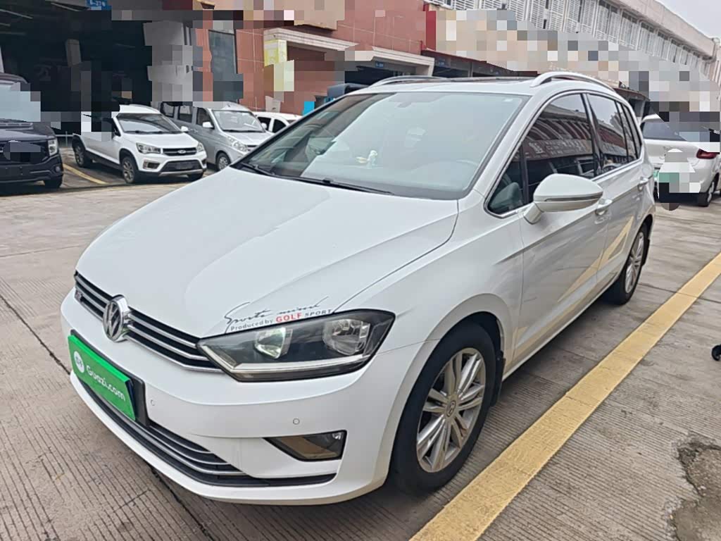 Volkswagen Golf ·