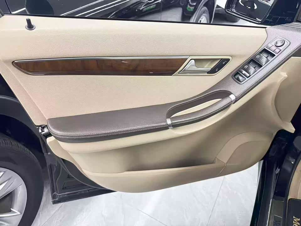 Mercedes-Benz R-class