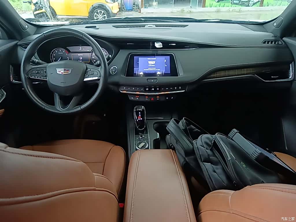 Cadillac XT4, 2022 10