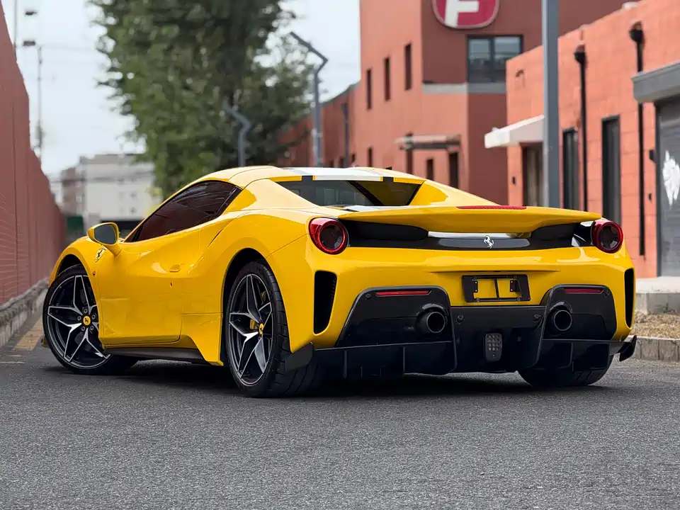 Ferrari 488