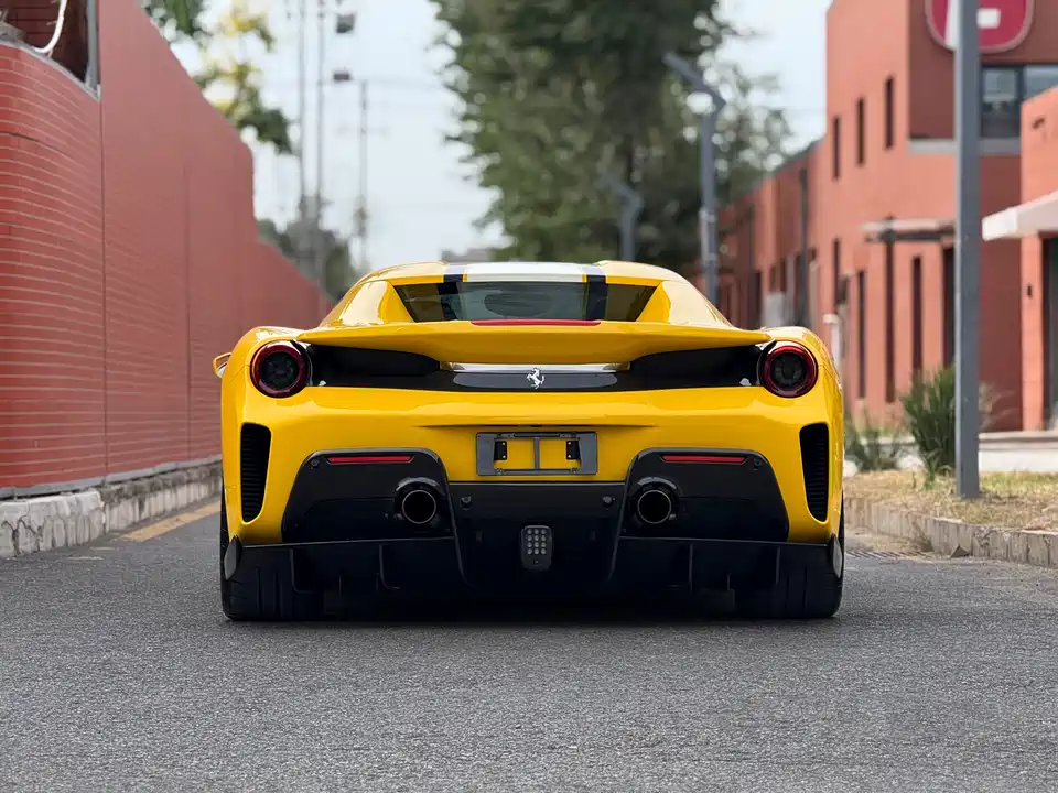 Ferrari 488