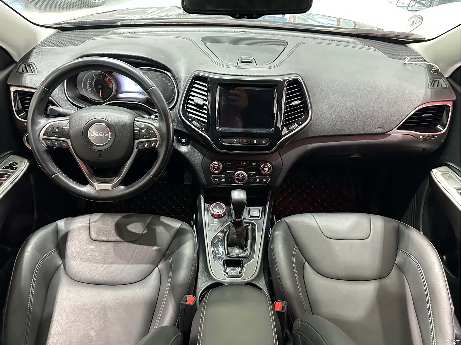 Jeep Cherokee, 2019 11