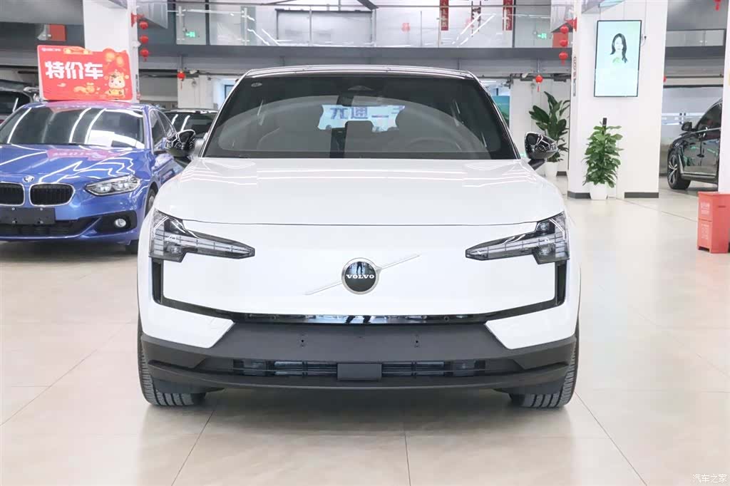 Volvo EX30, 2025 2