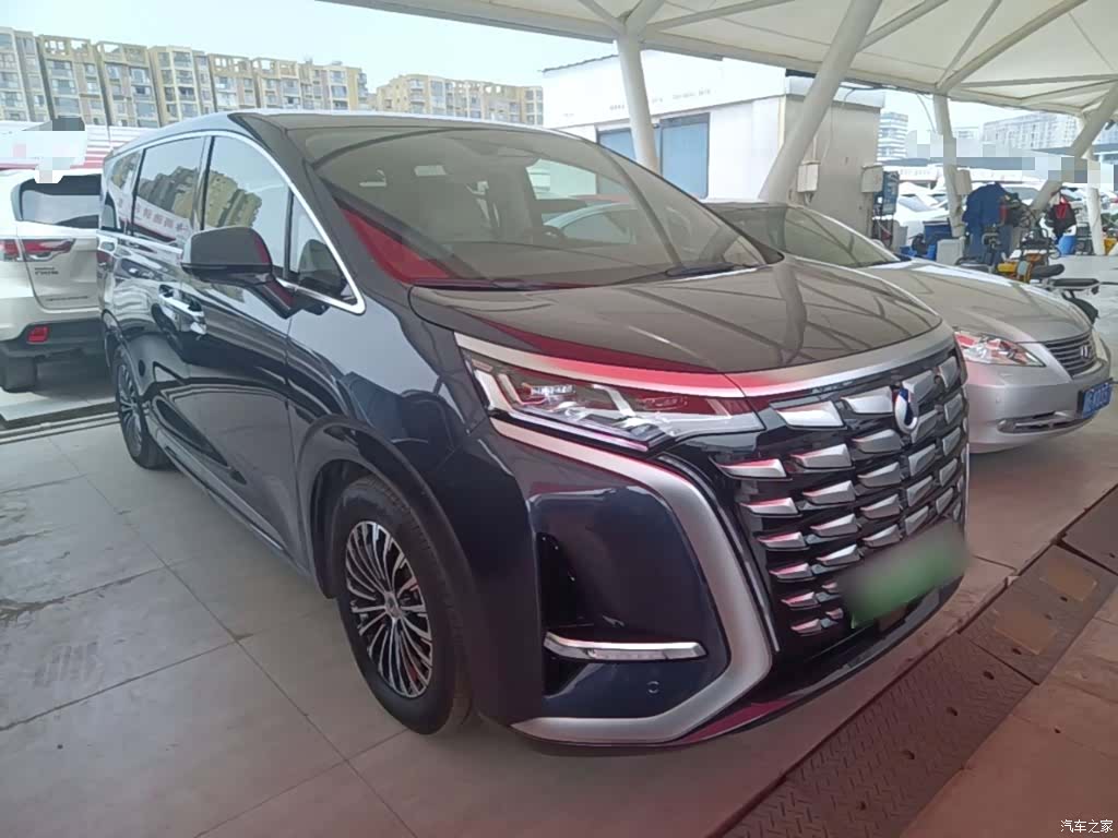 Denza D9, 2022 4