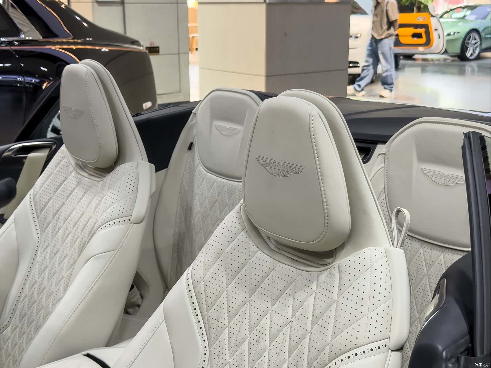 Aston Martin DB12, 2025 14