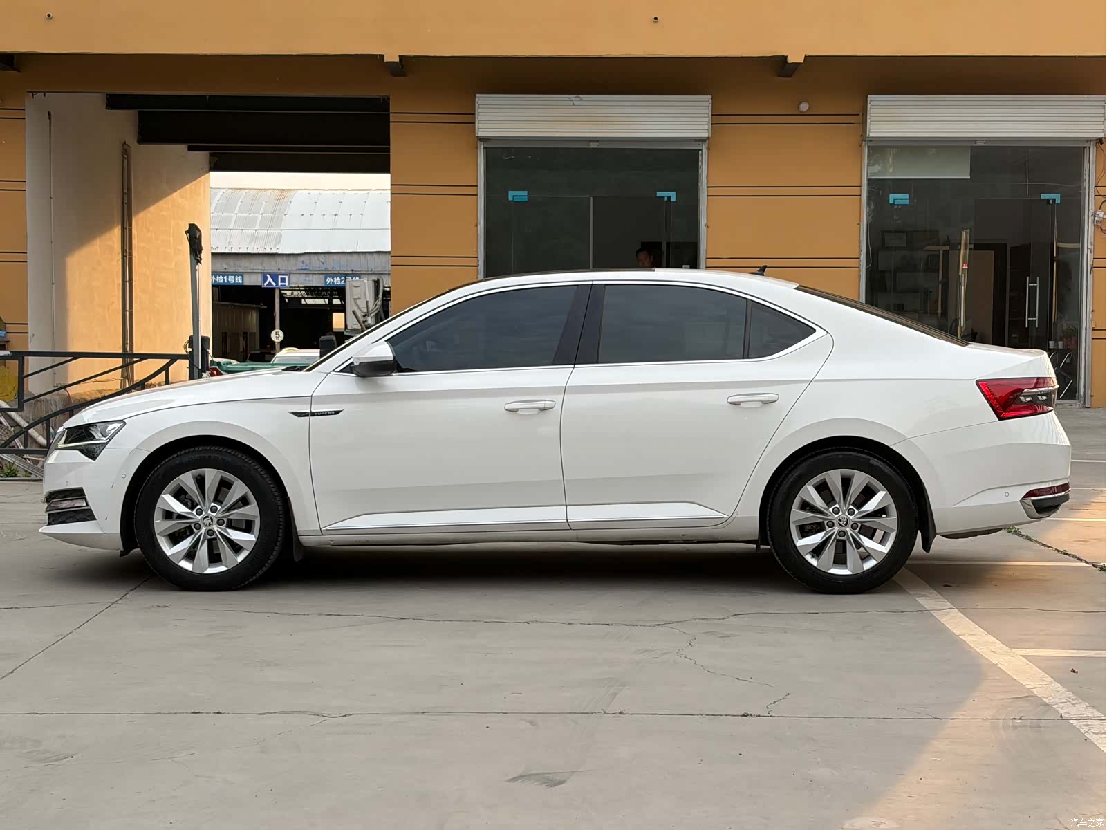 Skoda Superb, 2021 16