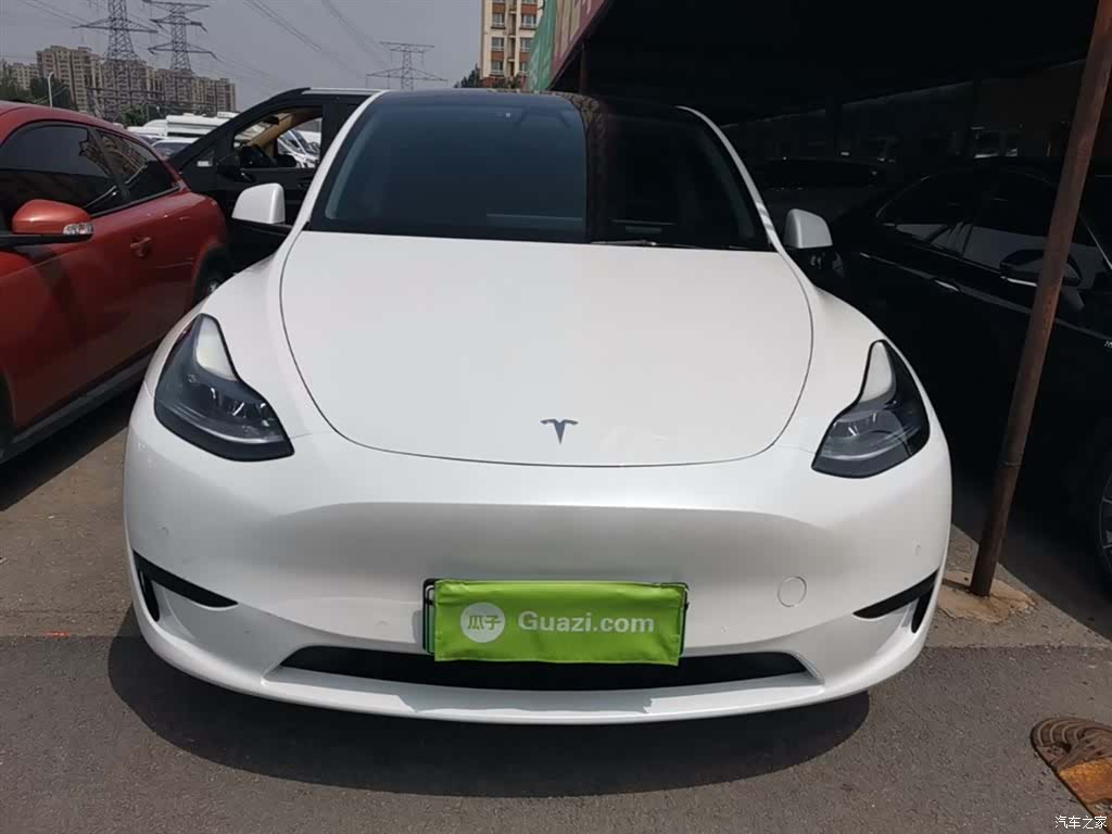 Tesla Model Y, 2022 3